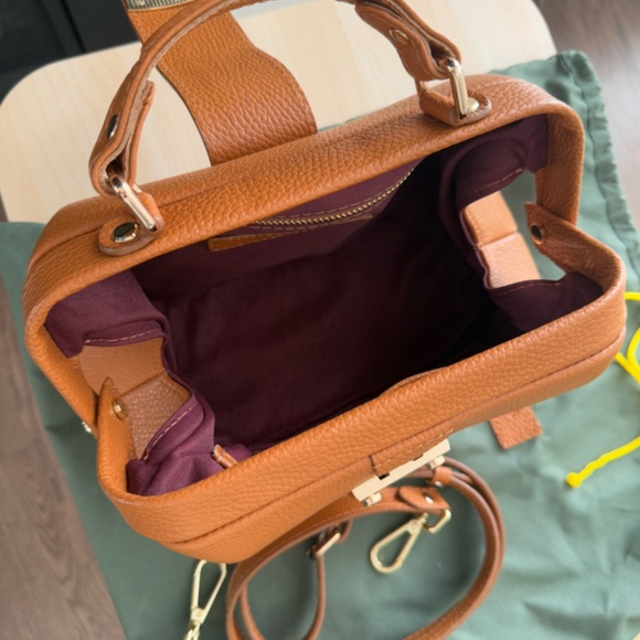 Beautiful Soft Leather Doctor's Style Bag - Picture 5 of 5